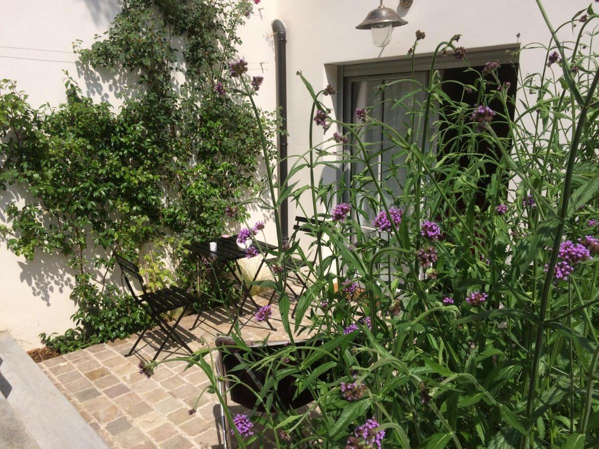 ורסאי Denis & Virginie - Chateau A Pied - Parking Gratuit מראה חיצוני תמונה